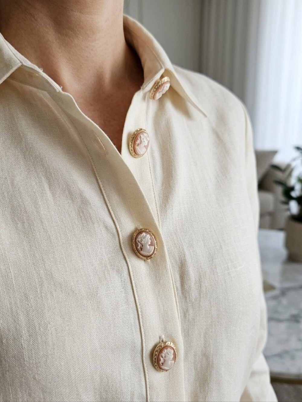 8 Cameo Buttons Encased In Gold 1 Inch Vintage